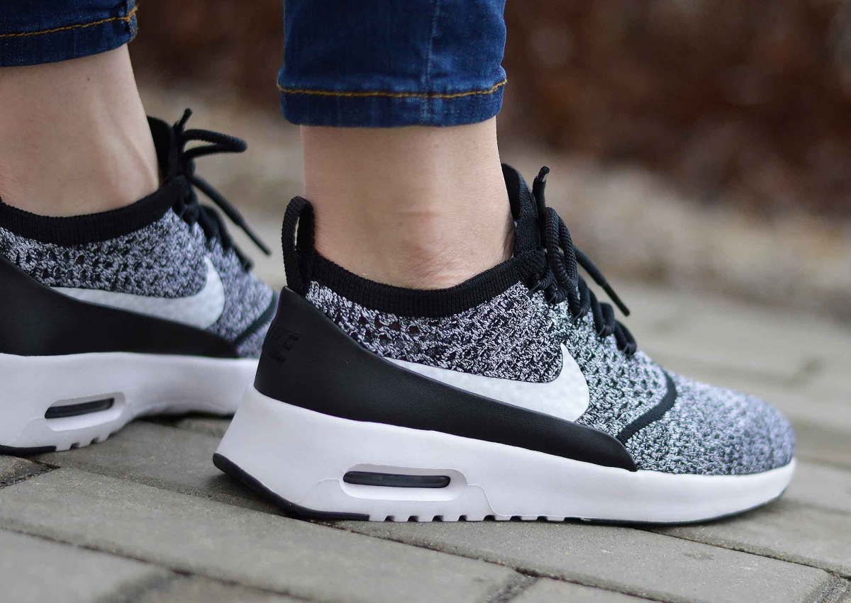 Nike Air Max Thea Ultra Flyknit 881175 001 Chaussures Femmes Nike WMNS Air Max Thea Ultra Flyknit Black White 881175 001